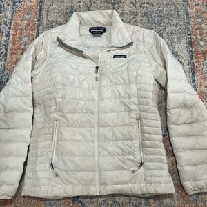 Patagonia Women's Cream Puffer Medium/ Light Weight Jacket